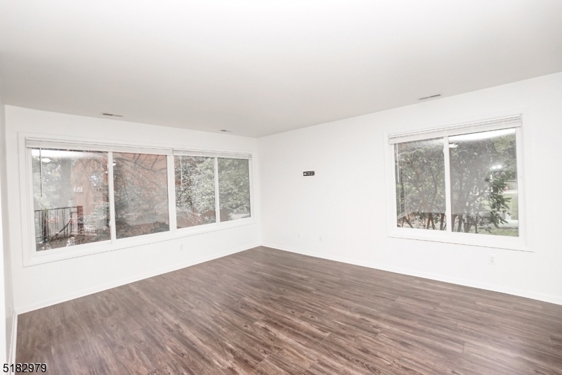 20 Augusta Dr Unit 1