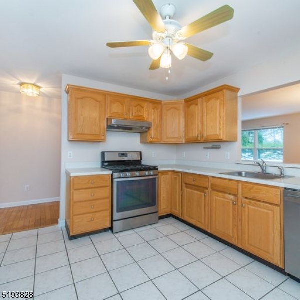 4 Eagles Nest Ln 4