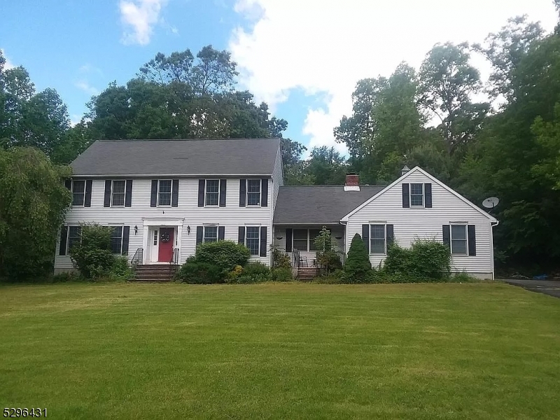 12 Fairway Dr