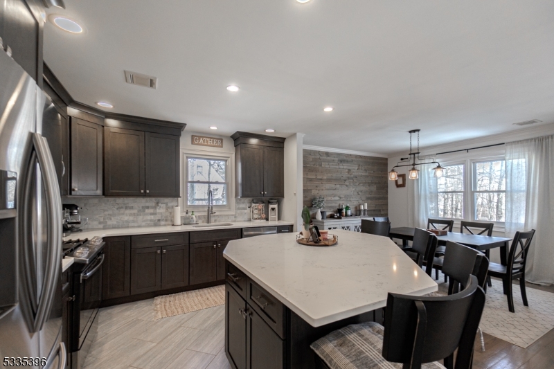 126 Flora Ave