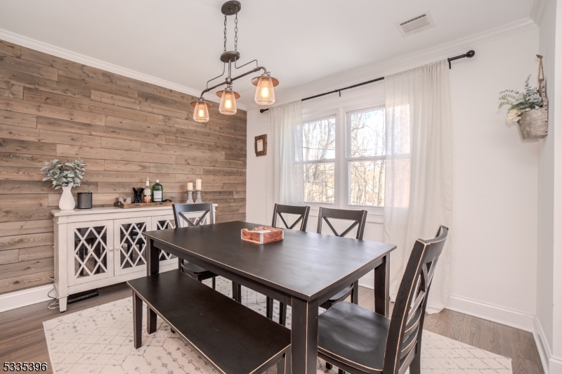 126 Flora Ave