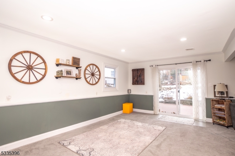 126 Flora Ave