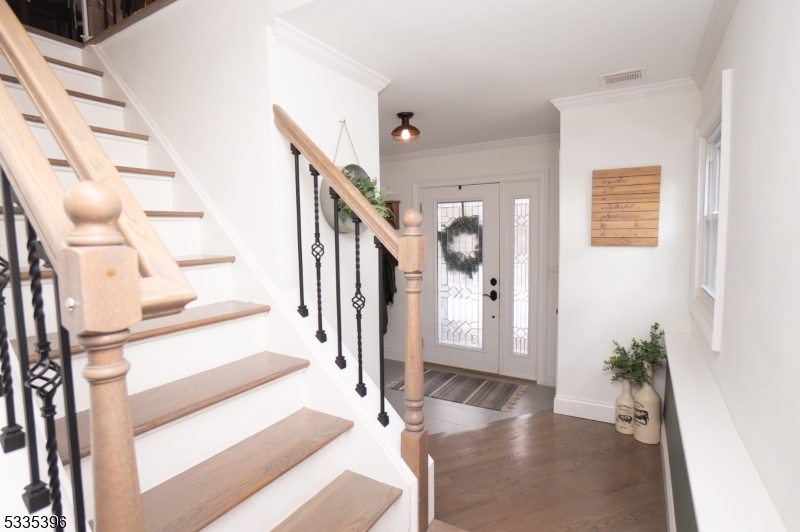 126 Flora Ave