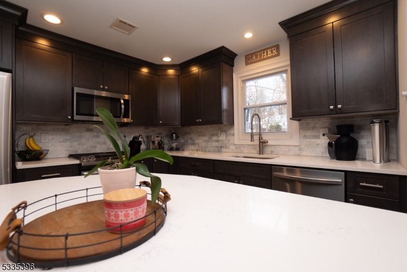 126 Flora Ave