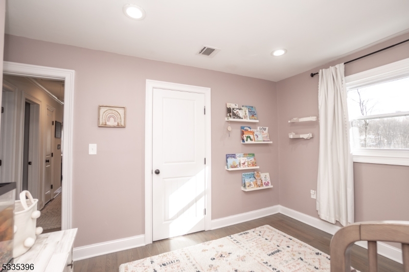 126 Flora Ave
