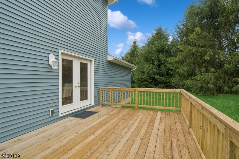 4 Sterling Dr