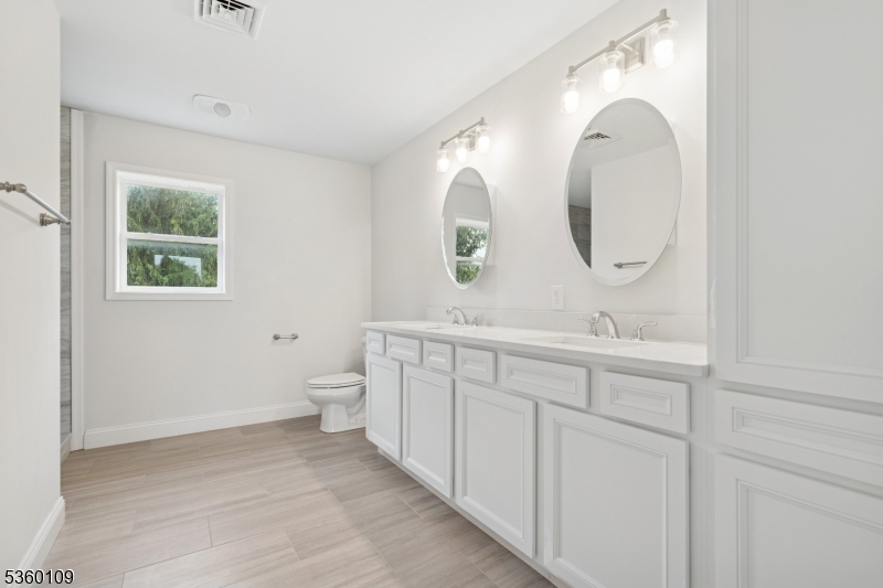 4 Sterling Dr