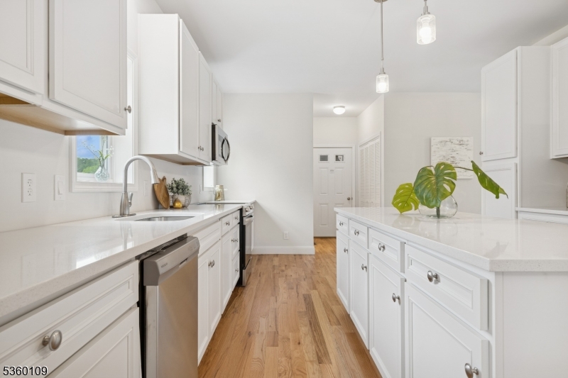 4 Sterling Dr