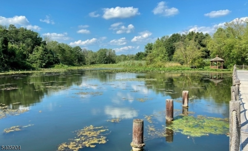 8 Maple Cres Unit 12