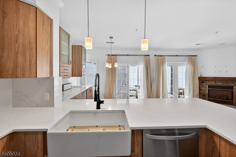 8 Maple Cres Unit 12