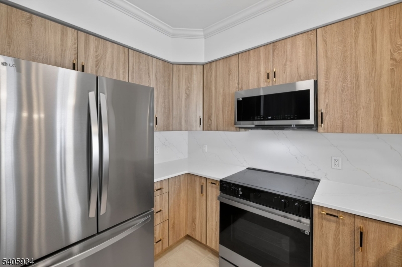 8 Maple Cres Unit 12