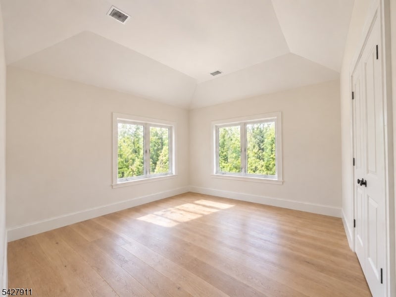 6 Exeter Ln