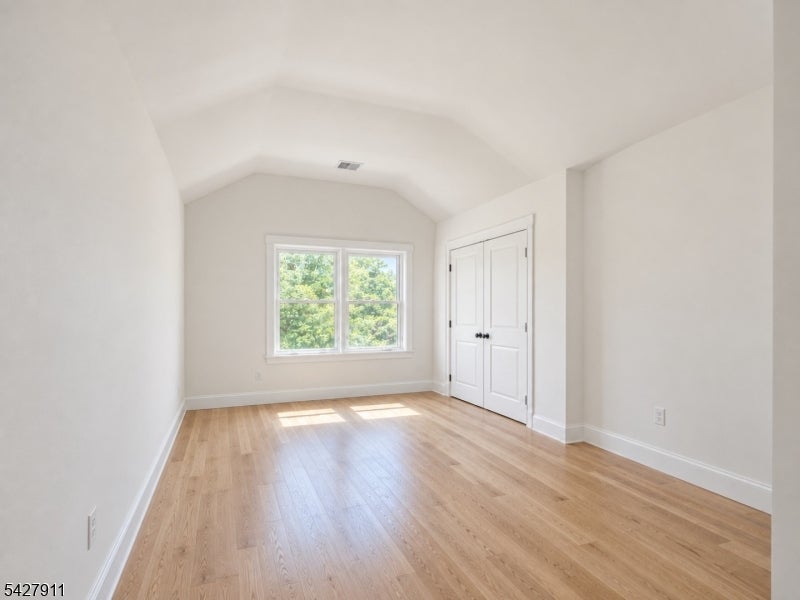 6 Exeter Ln