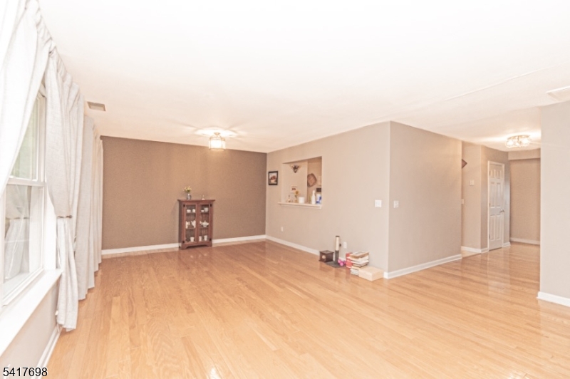 4 Eagles Nest Ln