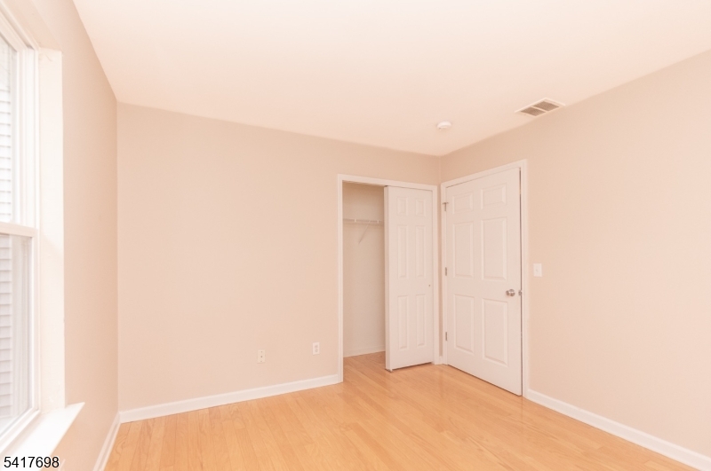4 Eagles Nest Ln