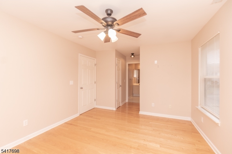 4 Eagles Nest Ln