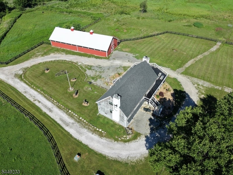 956 Rt 517