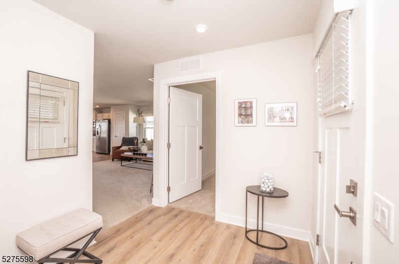 35 Lam Dr