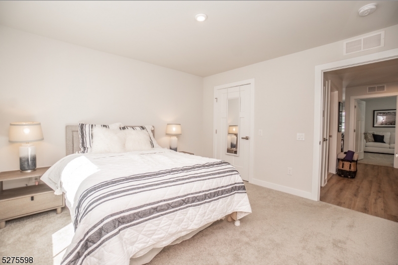 35 Lam Dr