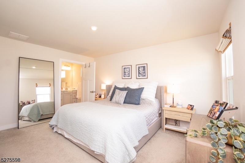 35 Lam Dr