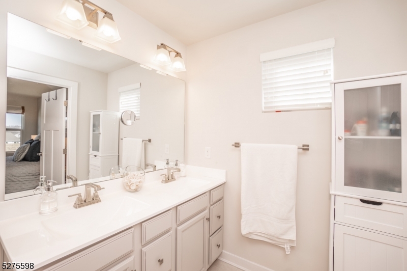 35 Lam Dr