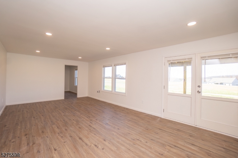 35 Lam Dr