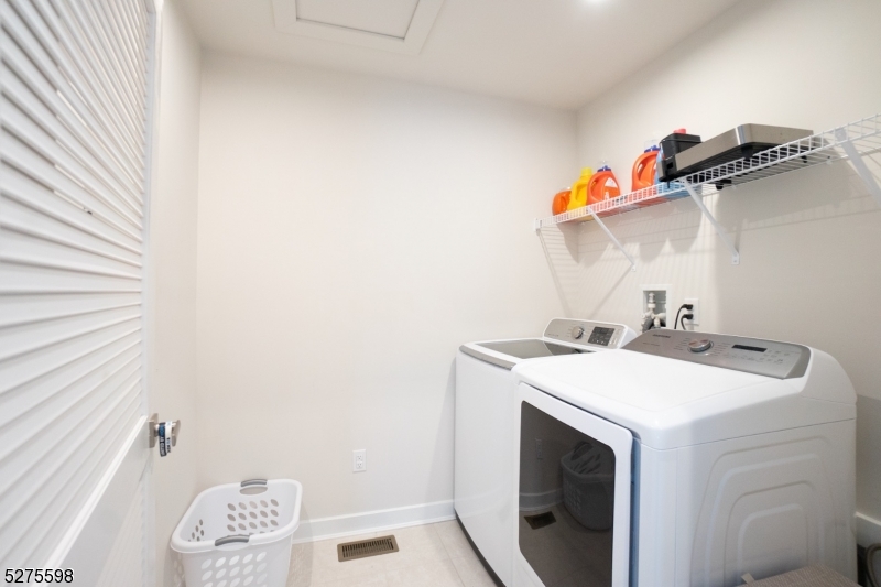 35 Lam Dr