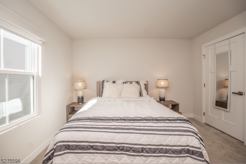 35 Lam Dr