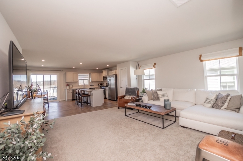 35 Lam Dr