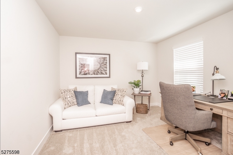 35 Lam Dr