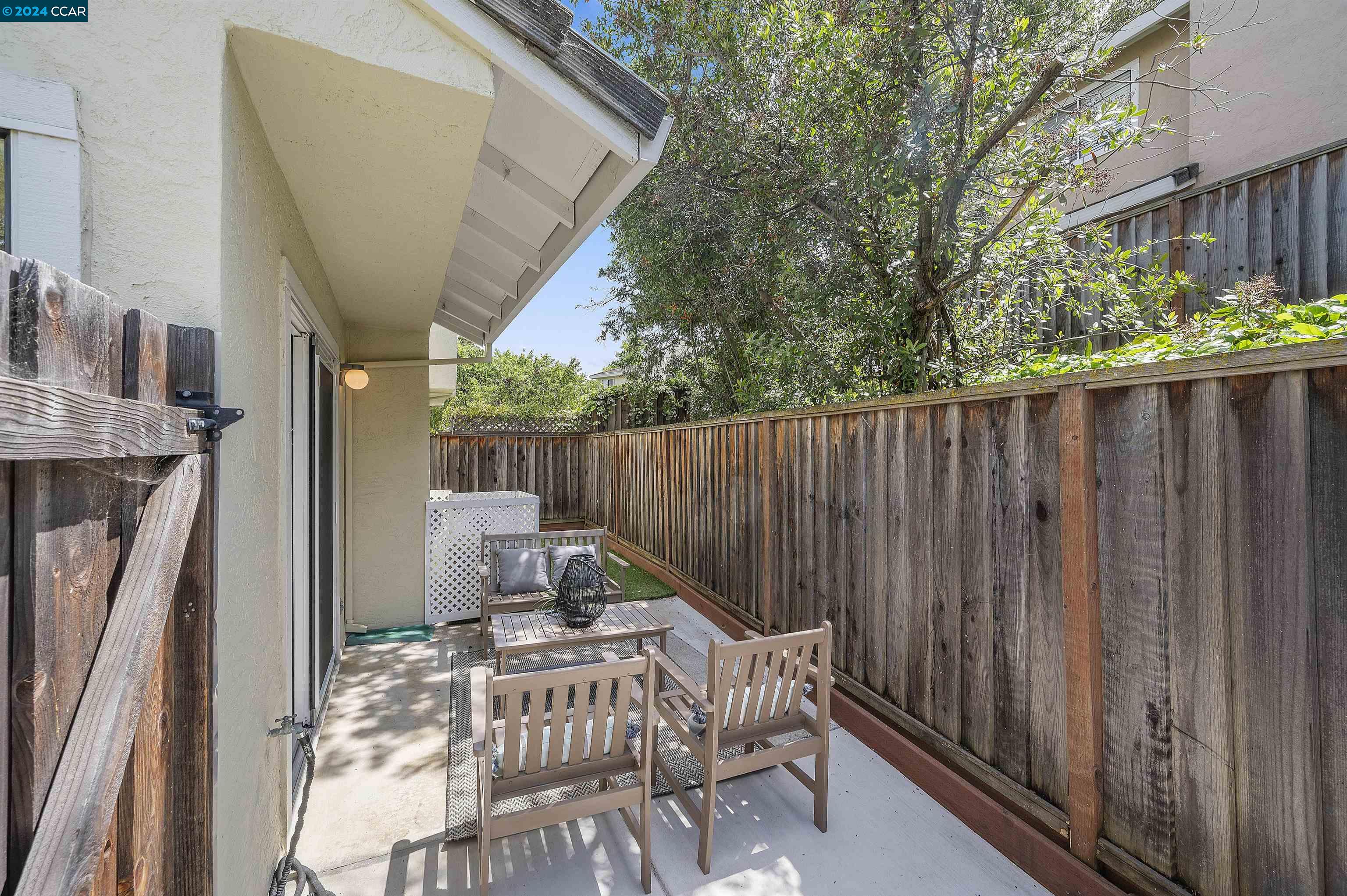 1026 Pinehurst Ct