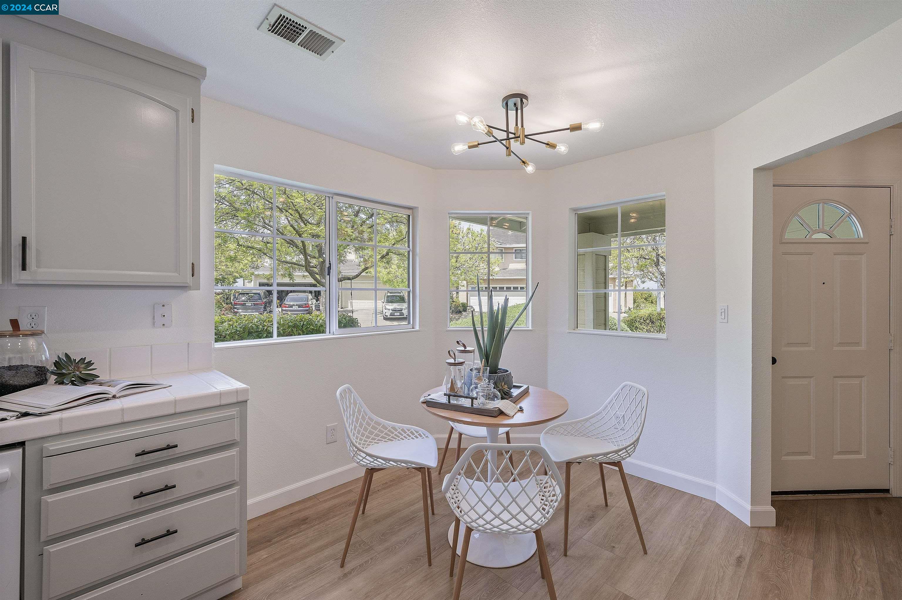 1026 Pinehurst Ct