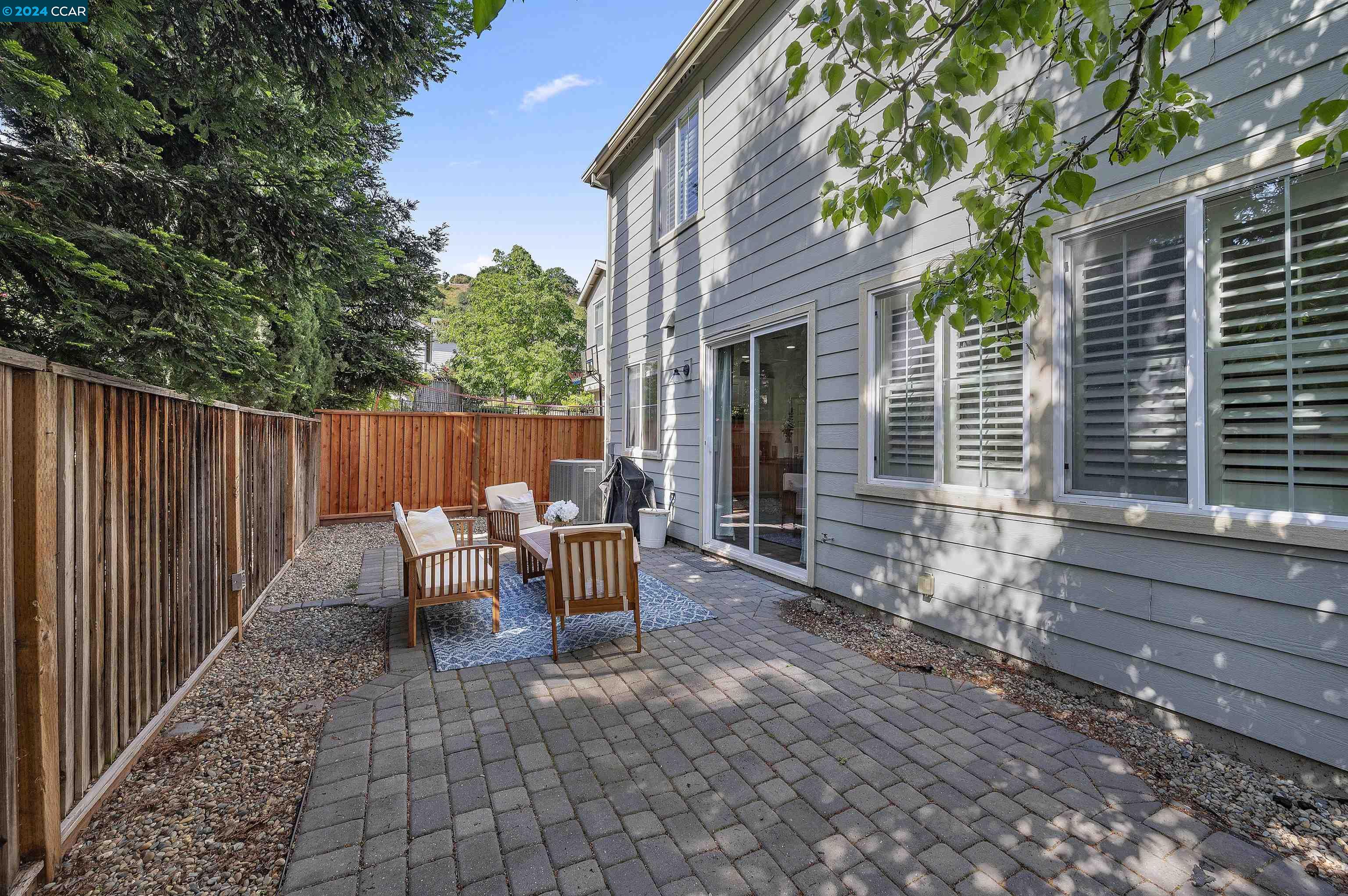 664 Falling Star Dr