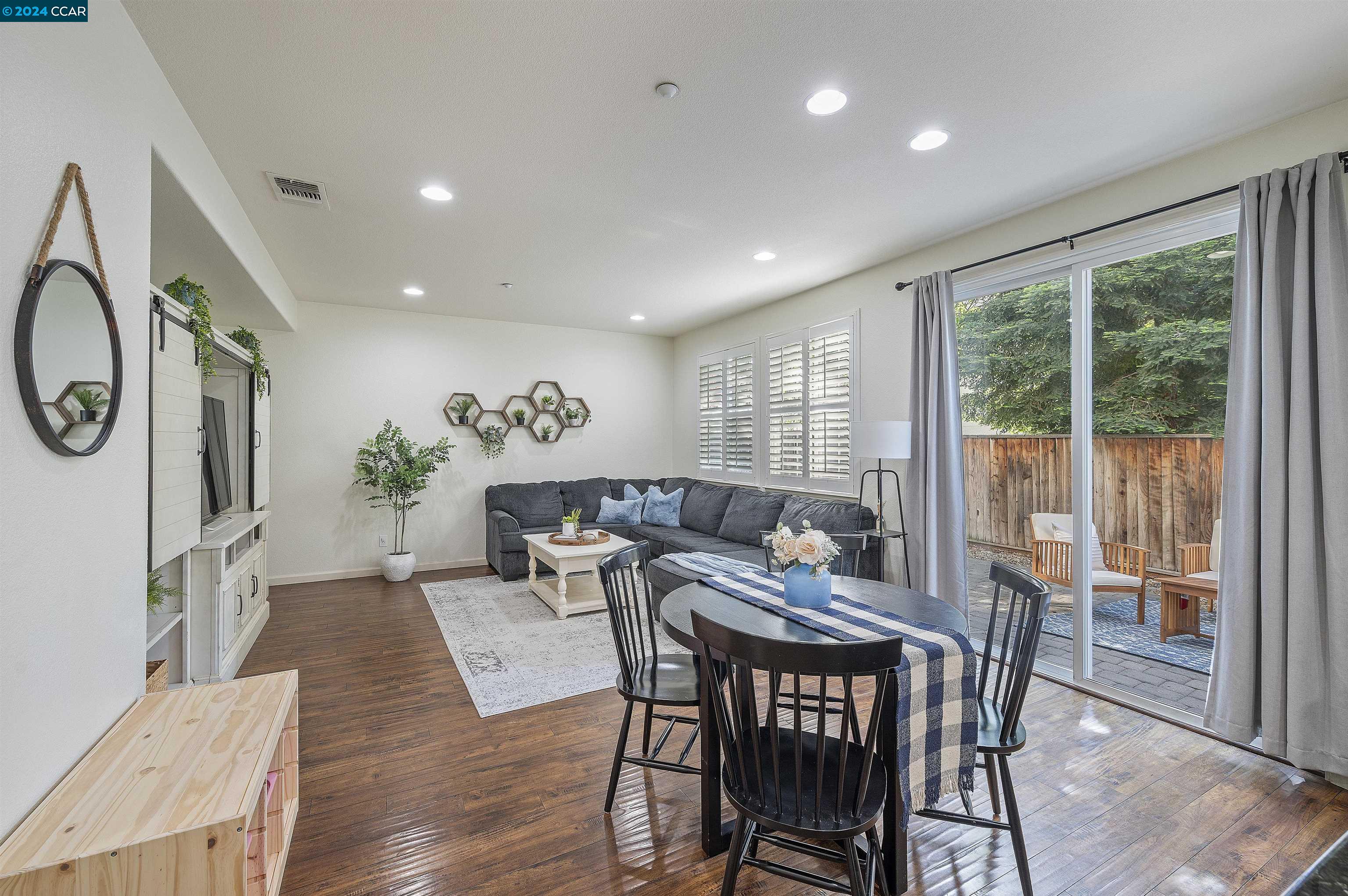 664 Falling Star Dr
