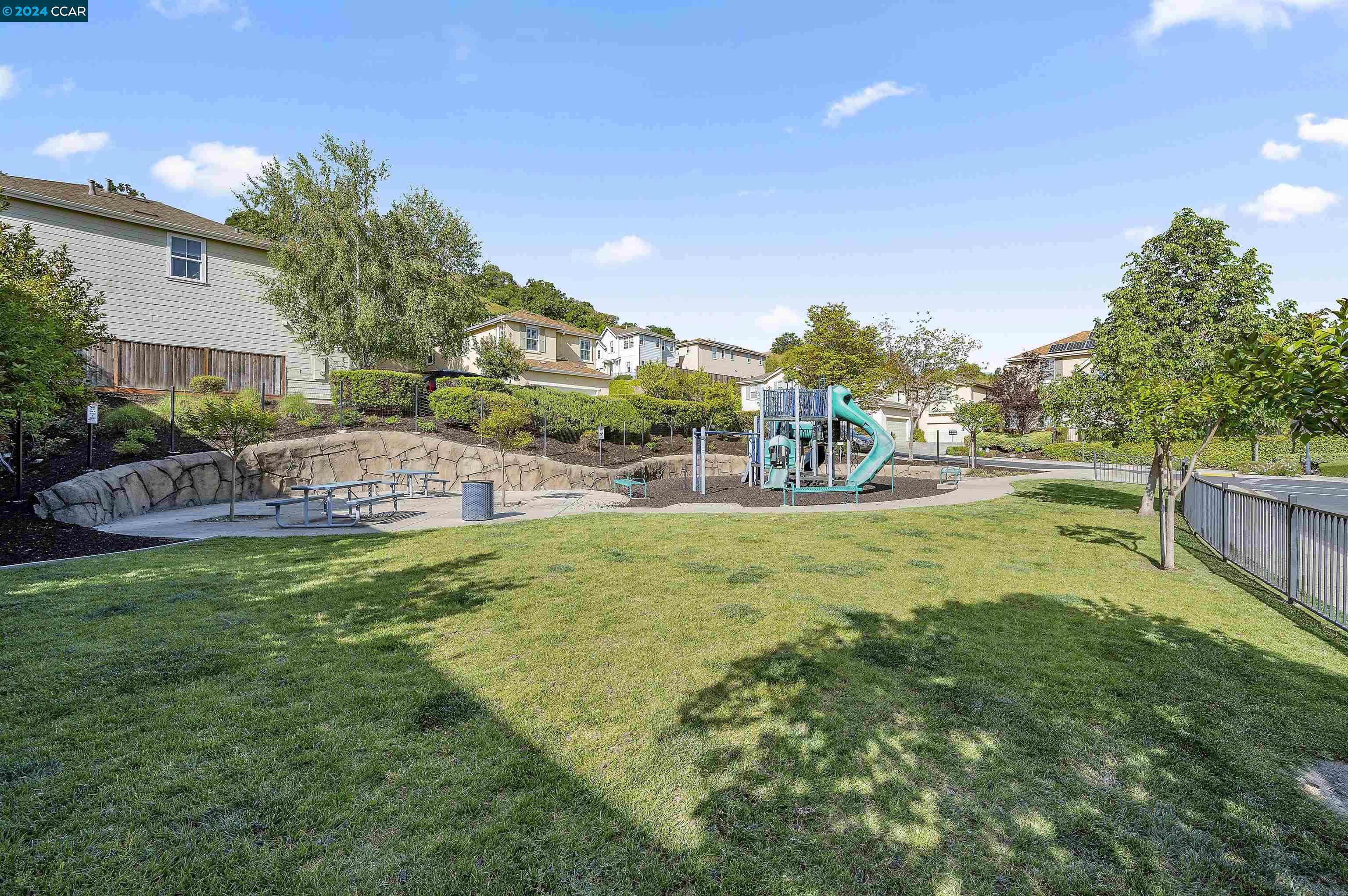 664 Falling Star Dr
