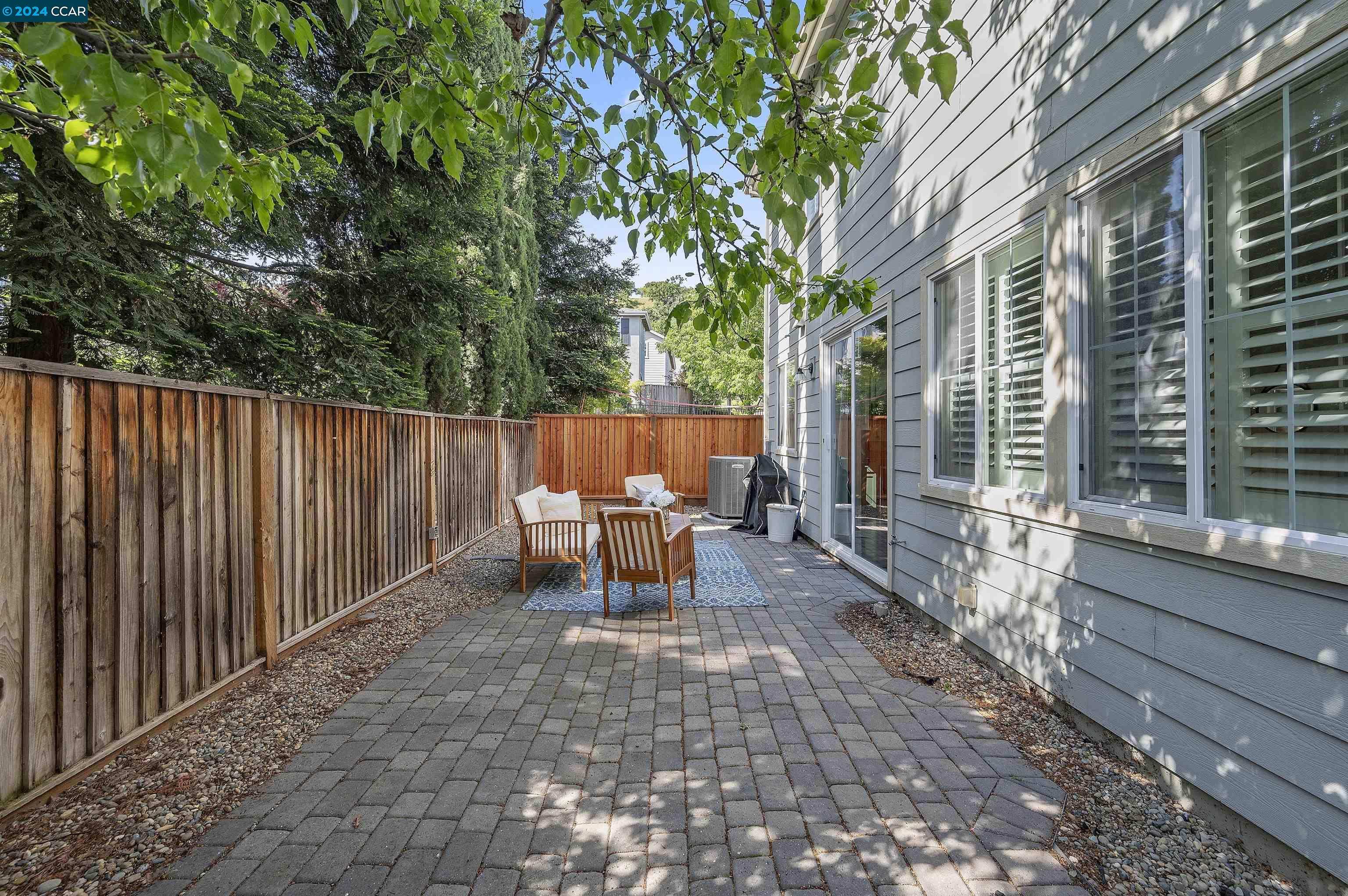 664 Falling Star Dr