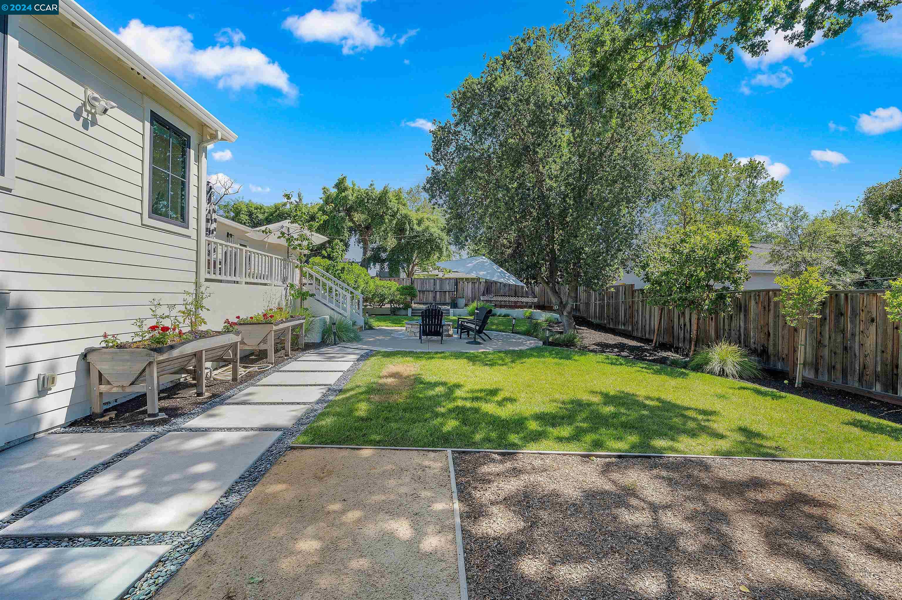 301 Sunset Rd