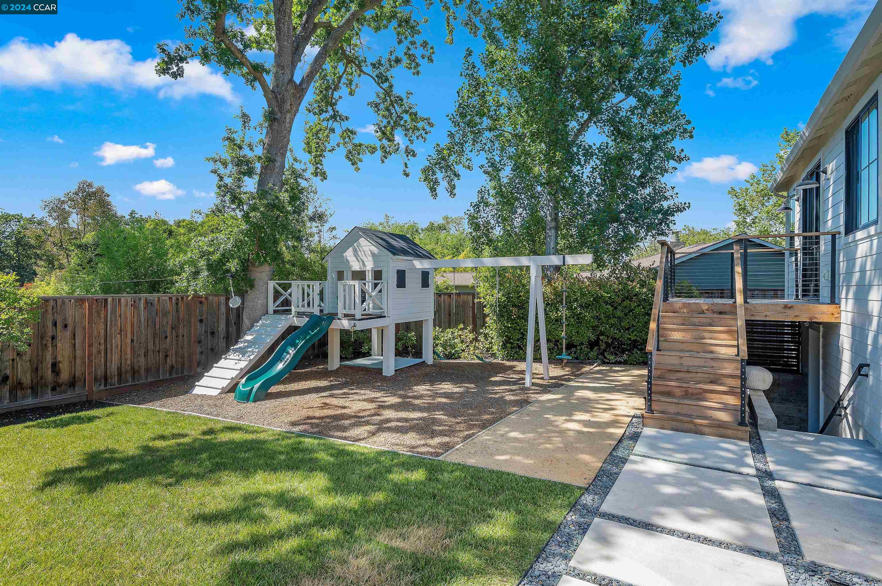 301 Sunset Rd