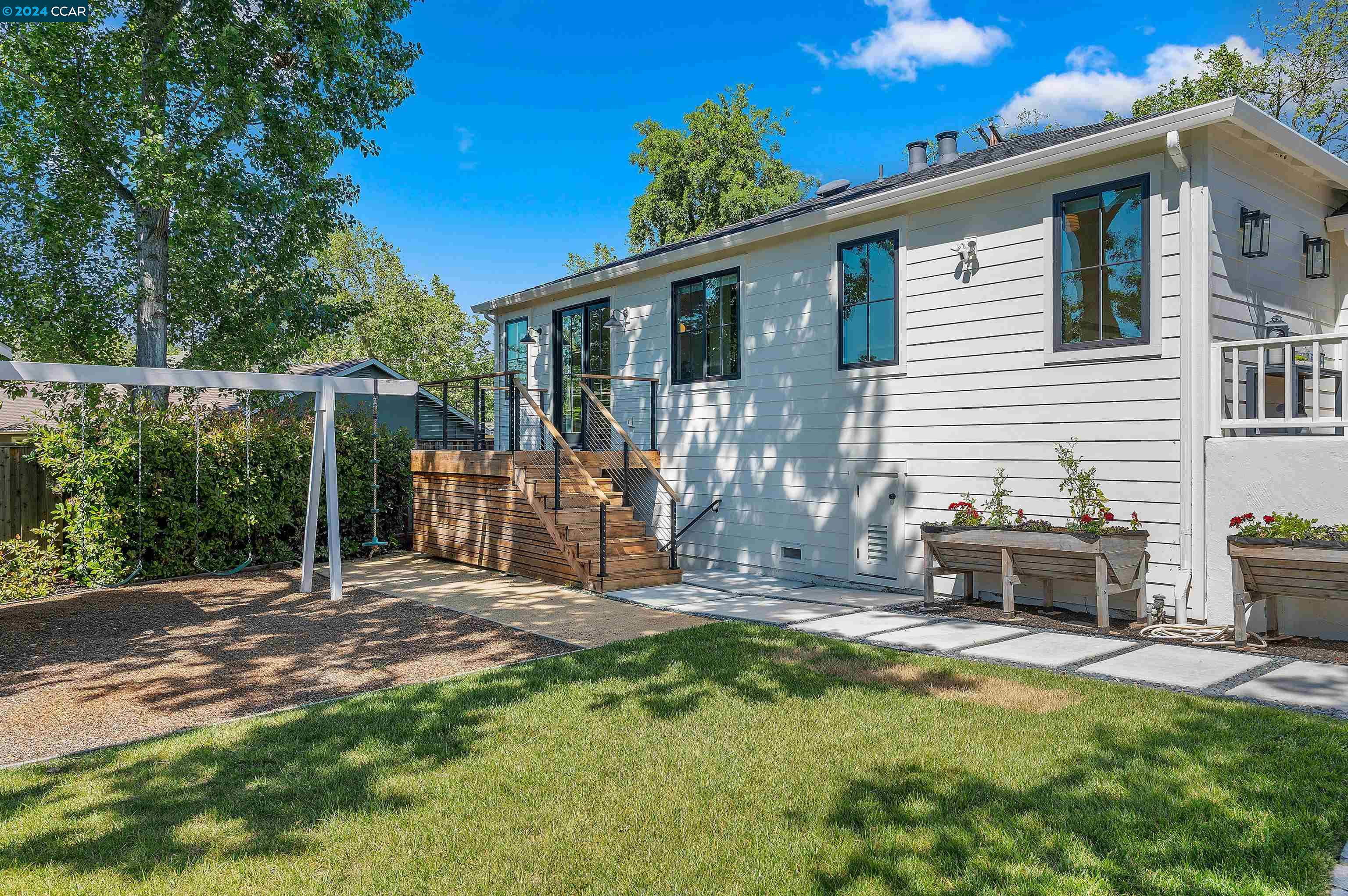 301 Sunset Rd