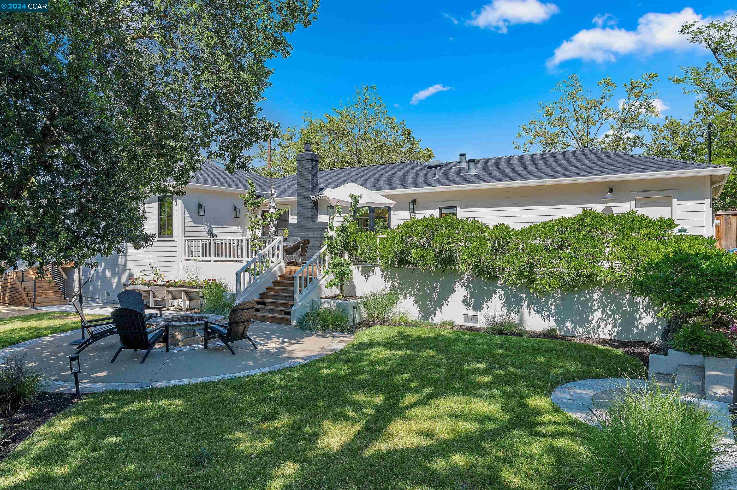 301 Sunset Rd
