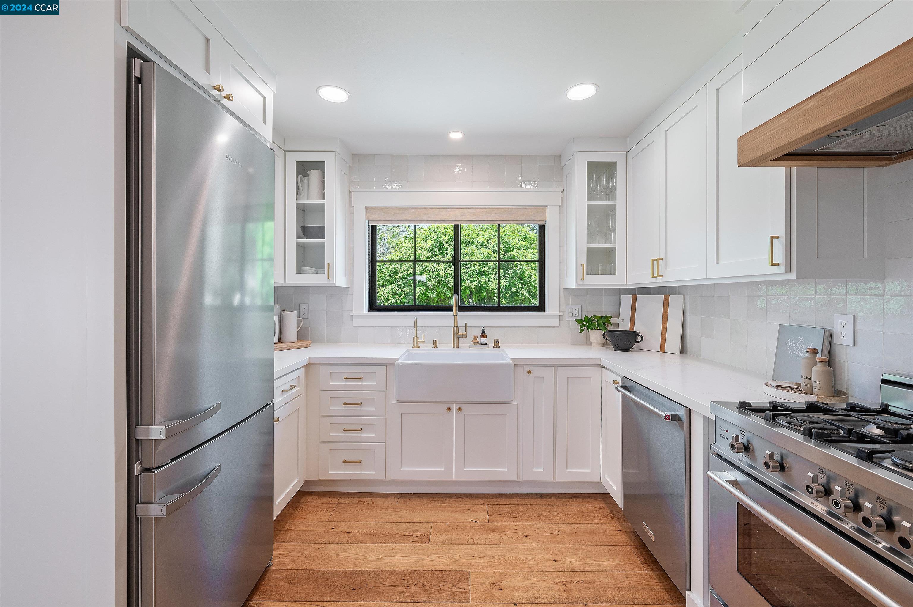 301 Sunset Rd