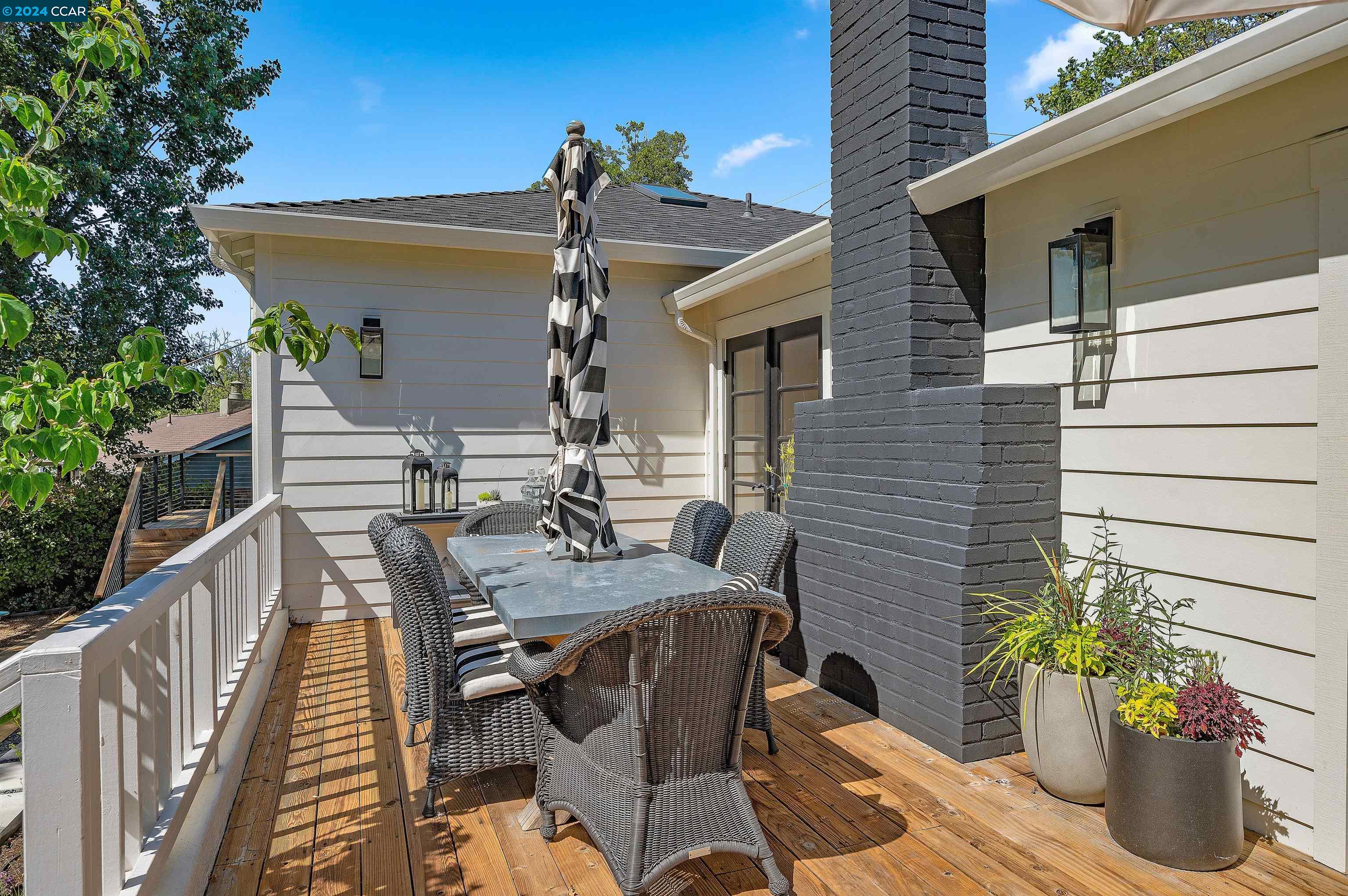 301 Sunset Rd