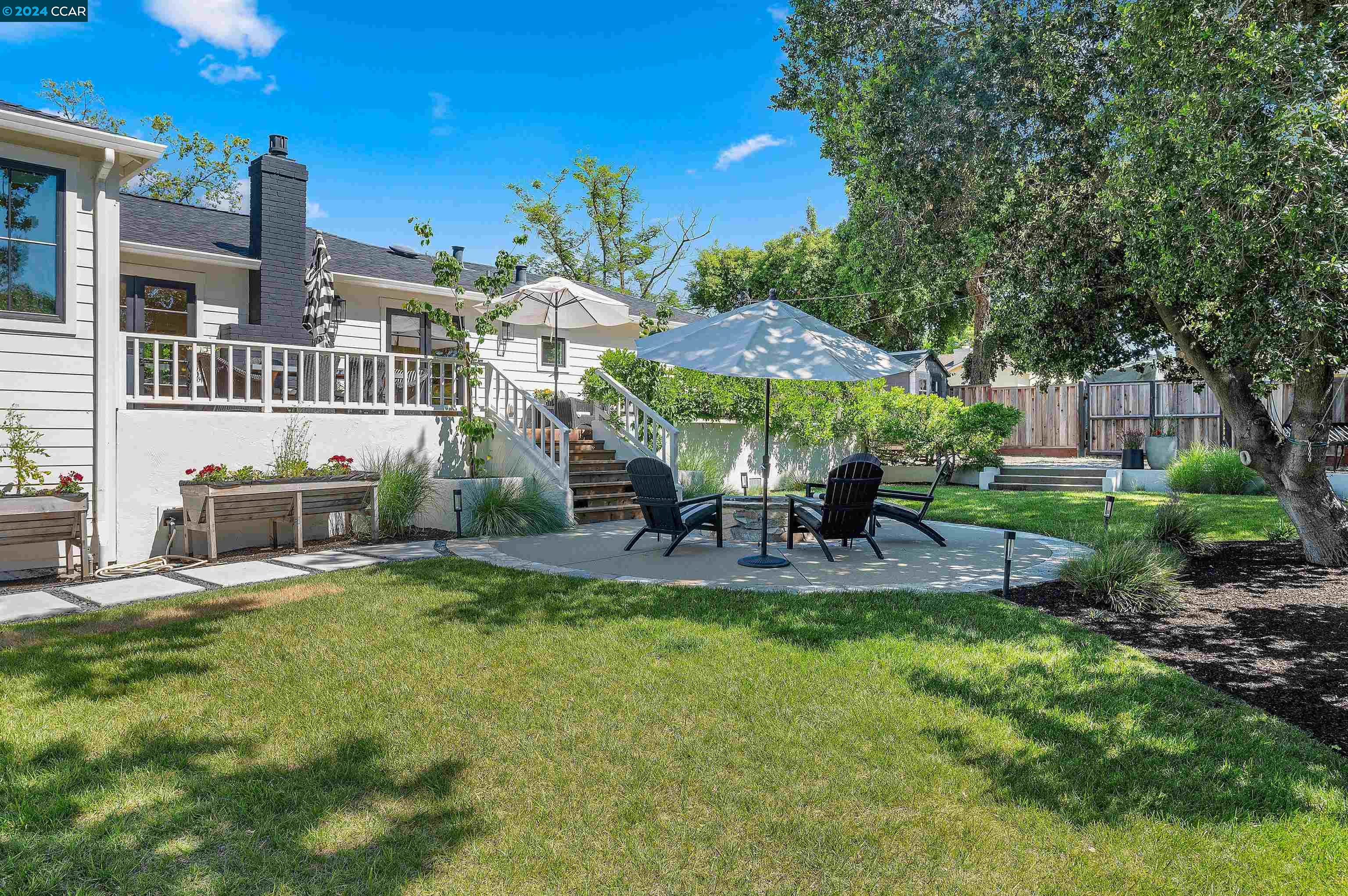 301 Sunset Rd