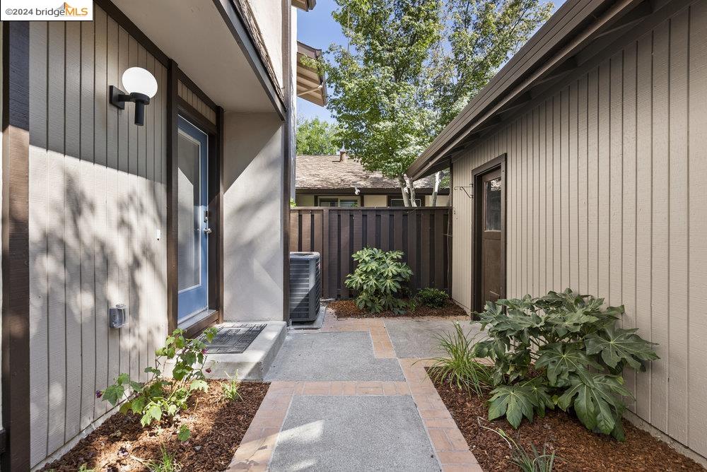 1961 Countrywood Ct