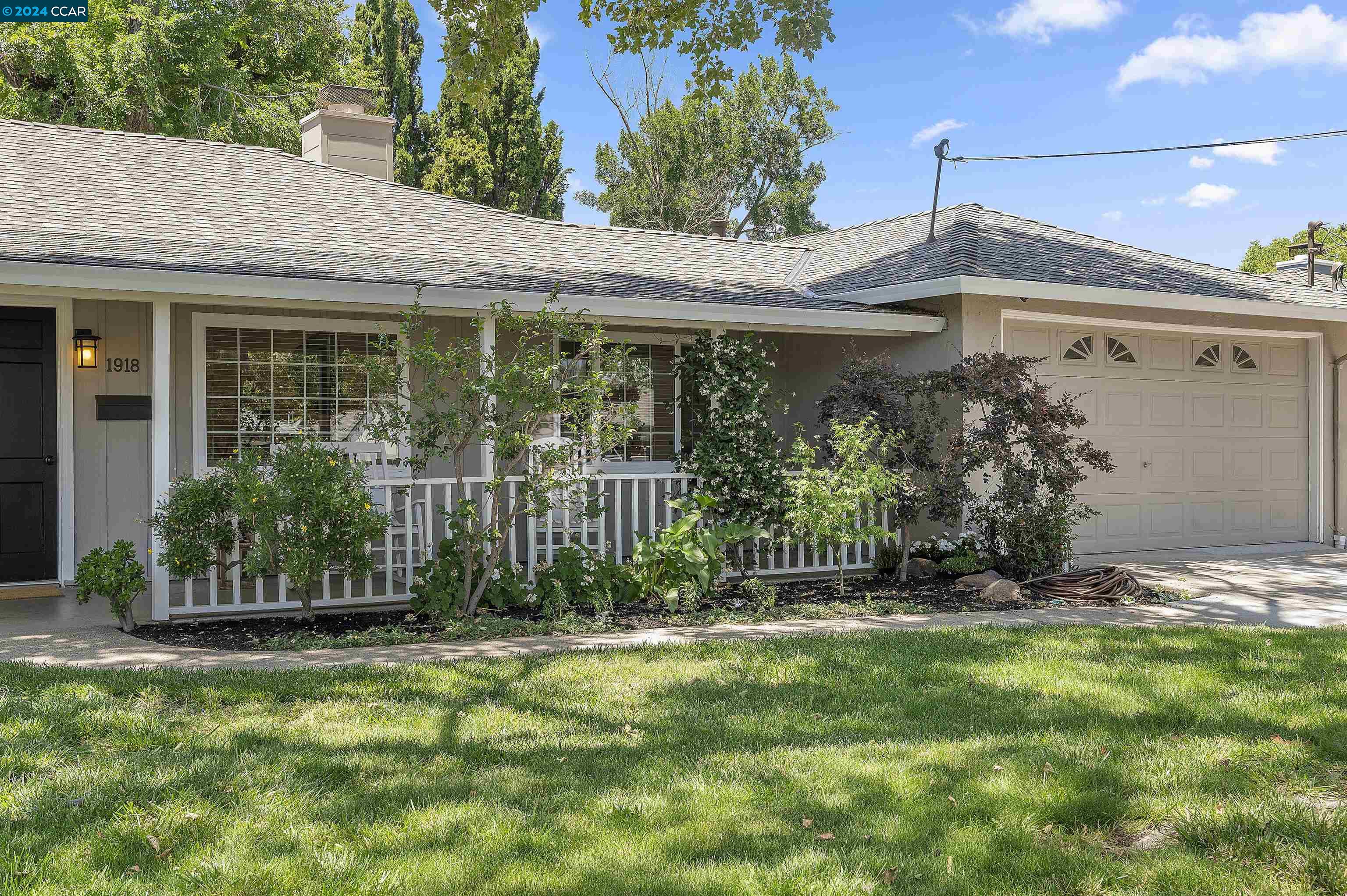 1918 Rose Ln