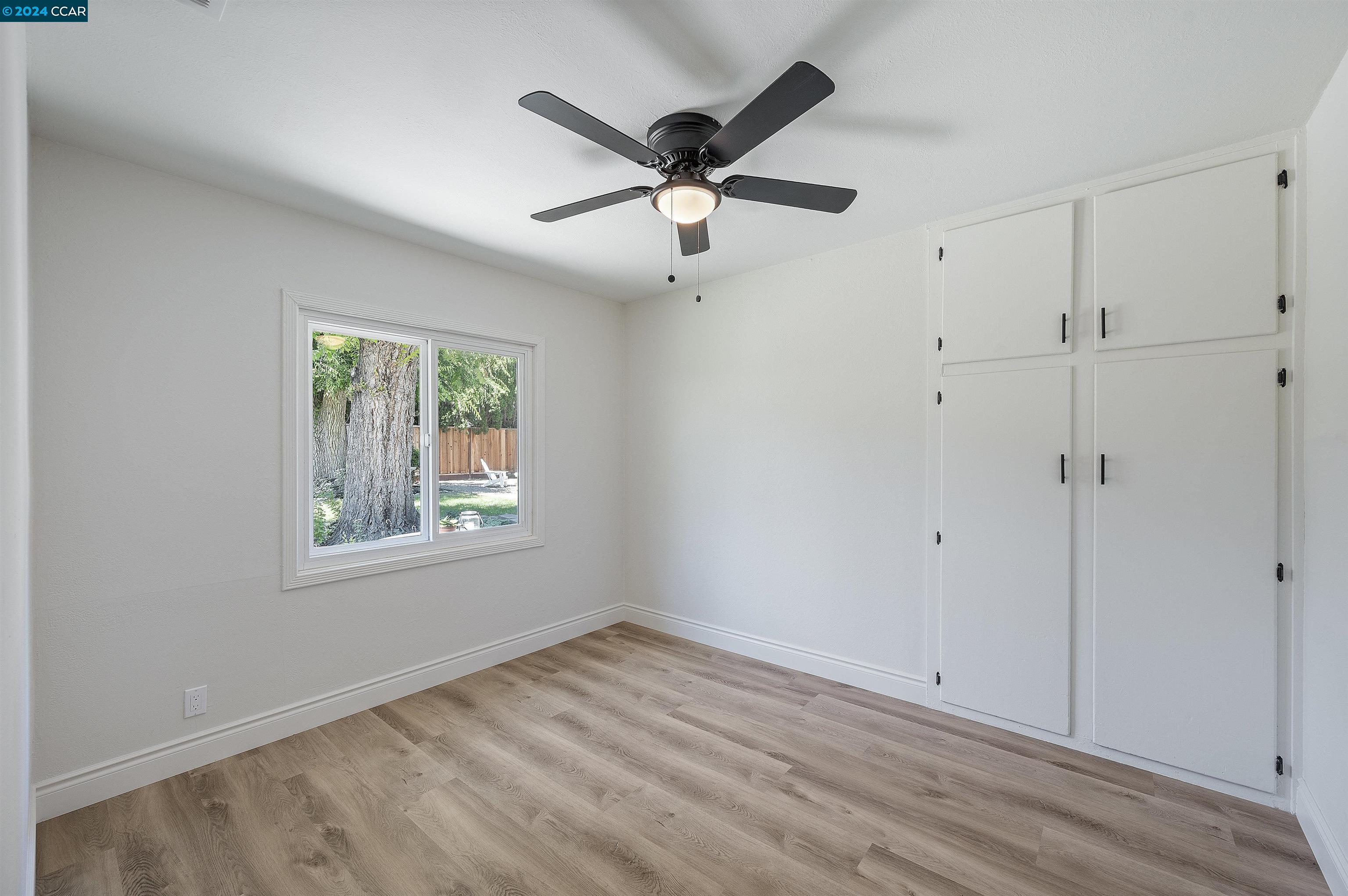 1918 Rose Ln