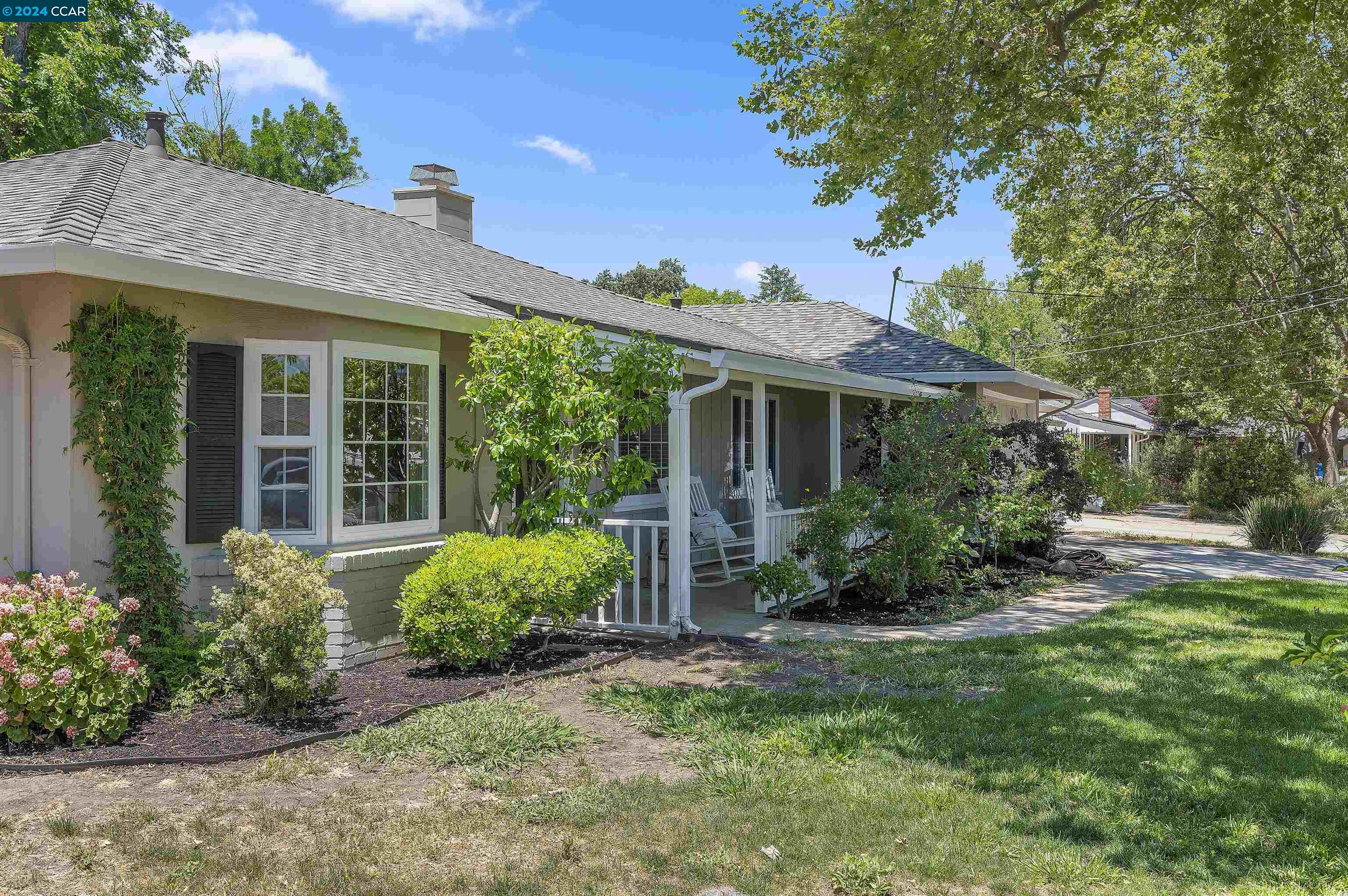 1918 Rose Ln