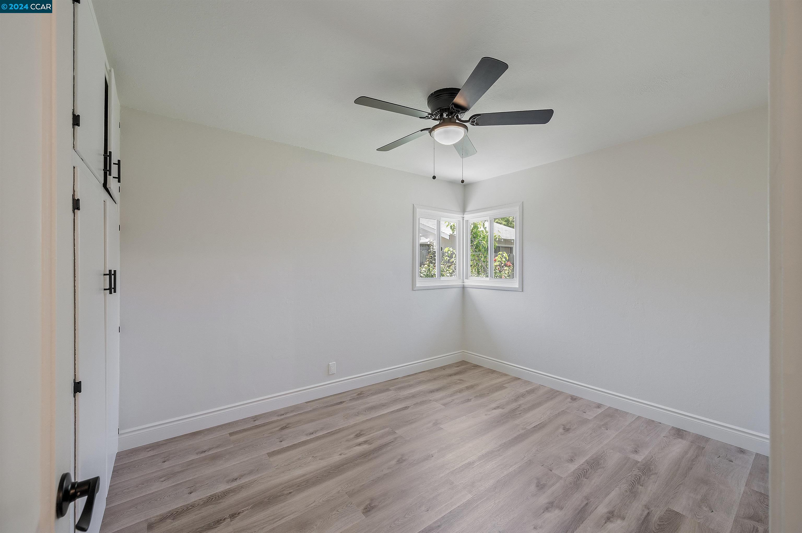 1918 Rose Ln