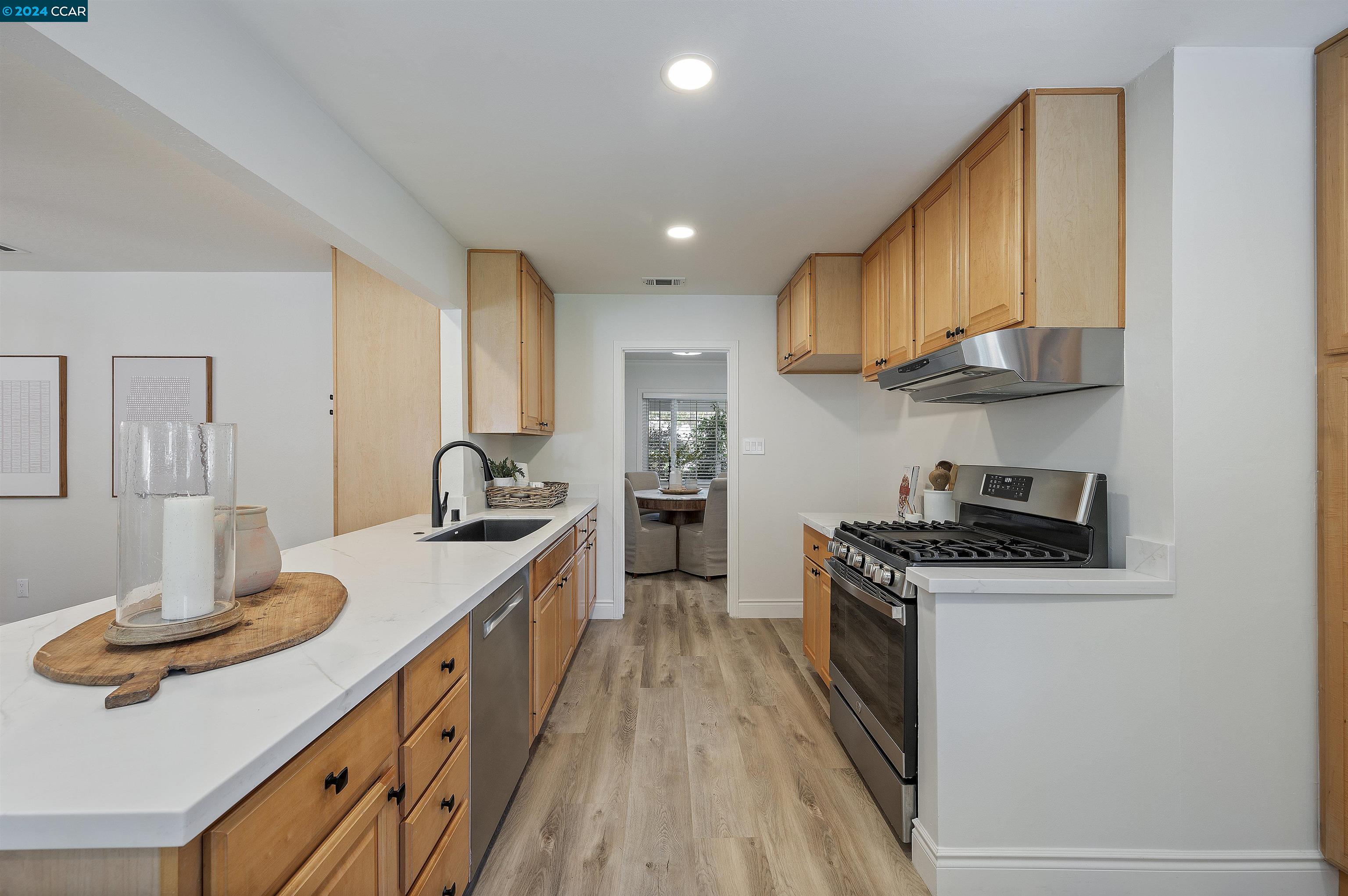 1918 Rose Ln