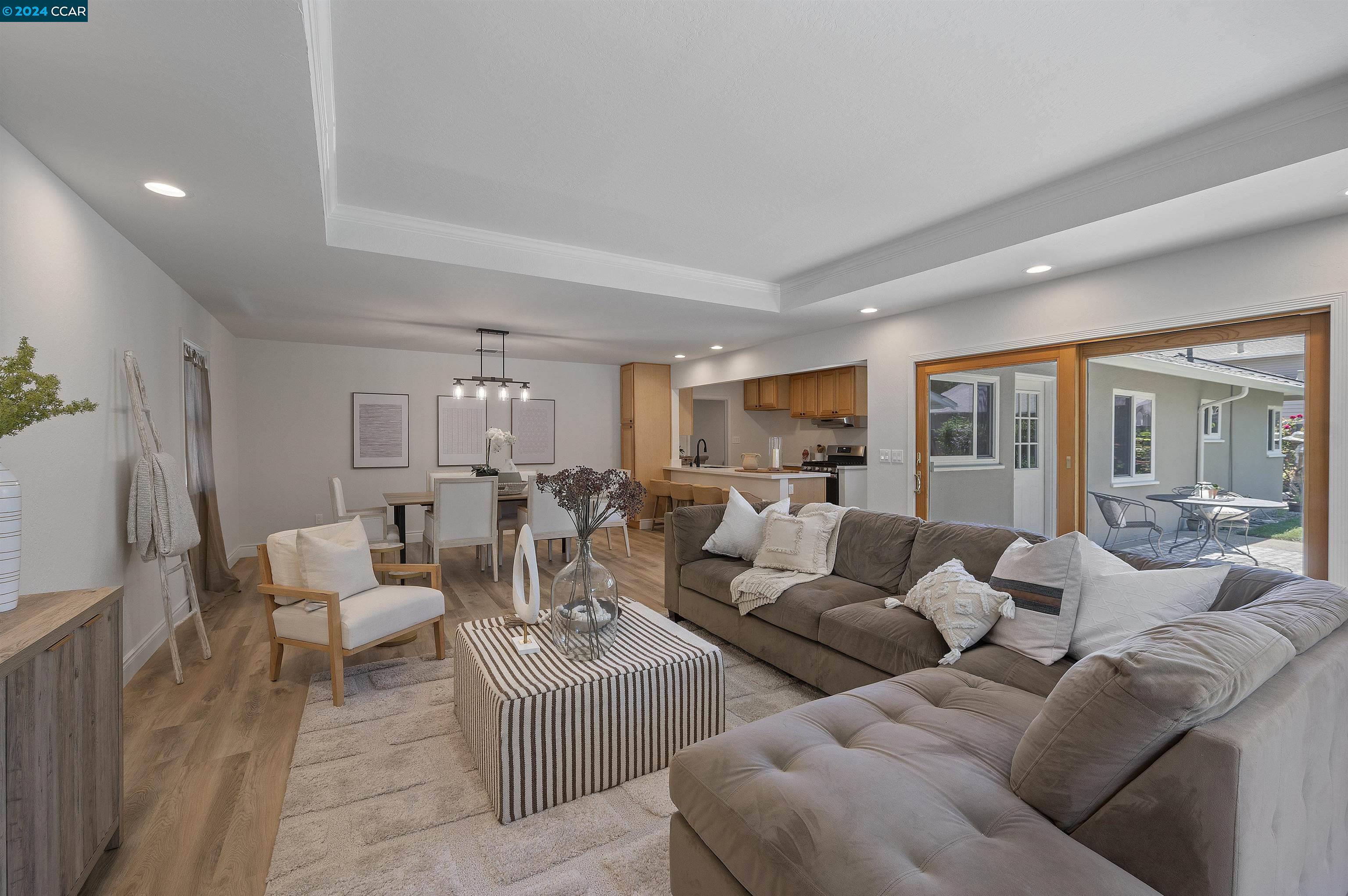 1918 Rose Ln